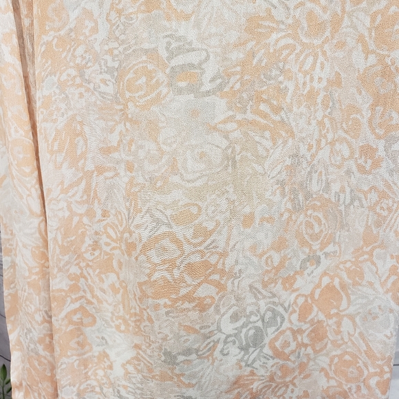 Rose & Olive Blouse B - Picture 3 of 6